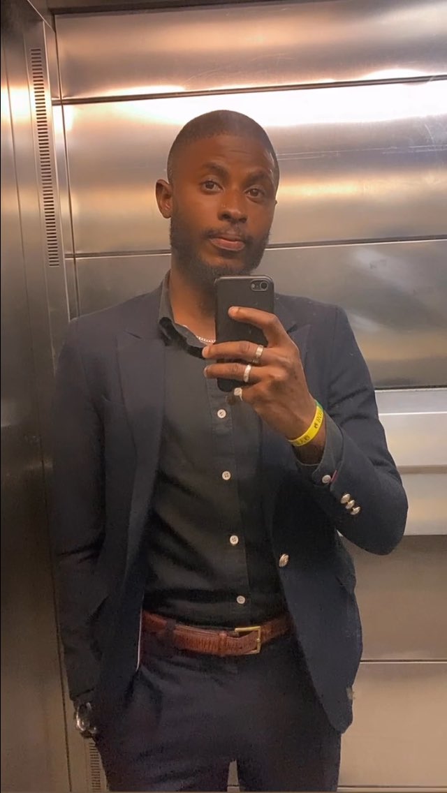 Mr__Cambiona's tweet image. Mantenha a elegância em cada detalhe, porque o estilo nunca sai de moda. ✨

#Estilo #Classe #Elegância #Moda #Sofisticação