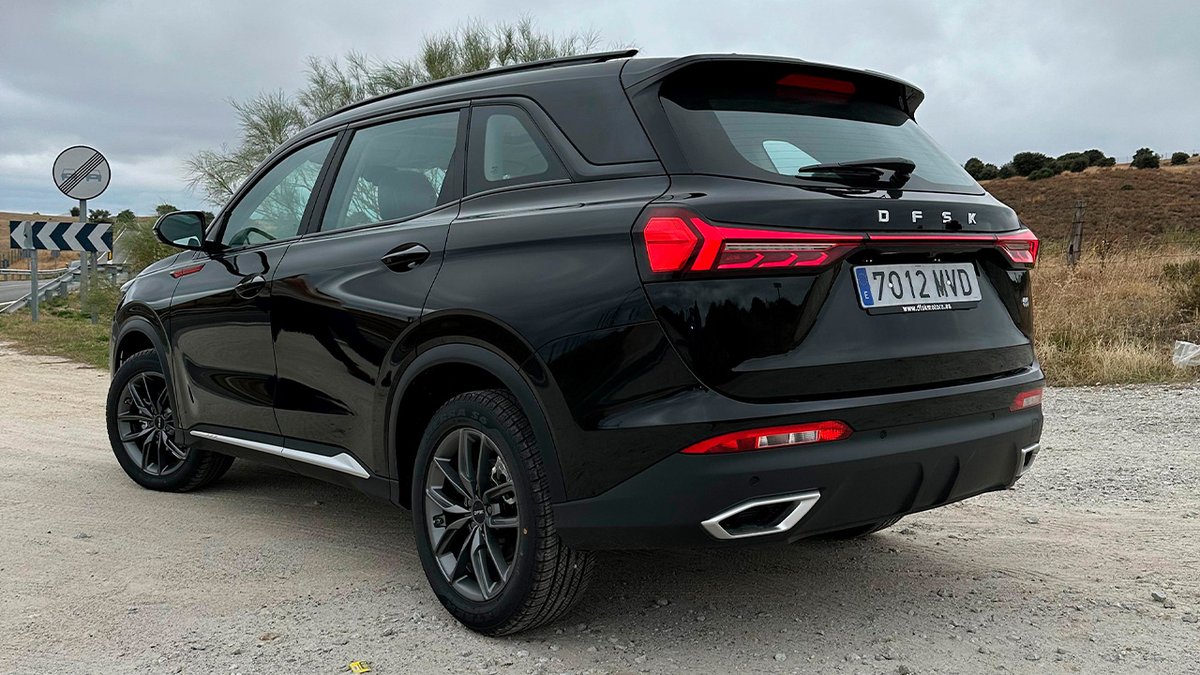 motorpuntoes's tweet photo. 🚗 ¡Probando el DFSK 600 de gasolina! 🔥 183 CV, 7 plazas y un precio imbatible de 28.500 € (sin descuentos). Ideal para quienes buscan un SUV del segmento D con potencia y espacio. #DFSK600 #SUV #Coches