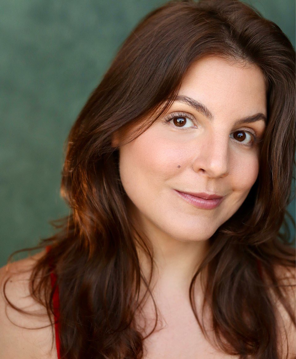 Kelly Griffiths (@kellysgriffiths) on Twitter photo Just off a fabulous meeting with the lovely, multi-talented Portuguese actress & fellow Auderian <a href="/SaraCrisFig/">Sara Figueiredo</a> to write her new showreel! 🤩 🎬 Check her out 👉app.spotlight.com/7656-8979-0598
Get in touch if you’d like something new for your reel too!
<a href="/AudereTalent/">Audere Talent Management</a> #showreelwriter Just off a fabulous meeting with the lovely, multi-talented Portuguese actress & fellow Auderian <a href="/SaraCrisFig/">Sara Figueiredo</a> to write her new showreel! 🤩 🎬 Check her out 👉app.spotlight.com/7656-8979-0598
Get in touch if you’d like something new for your reel too!
<a href="/AudereTalent/">Audere Talent Management</a> #showreelwriter