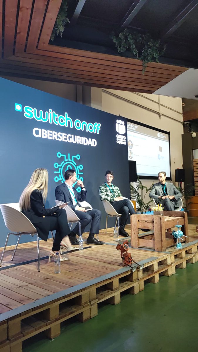 CarloSeisdedos's tweet photo. Agradecer a @Cajamar la invitación a participar en el #SwitchOnOff BCN, para analizar junto Xavier Gatius, Sebastien Kanj, con la moderación de @rebecacrespo_ la situación actual del #Cibercrimen y la #Ciberseguridad en el entorno #bancario.
#Culruradigital
#MagnetoINTelligence https://t.co/6KQTAHXInO