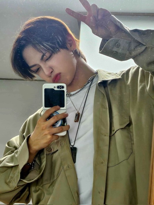 selfolssi ♤ tweet media