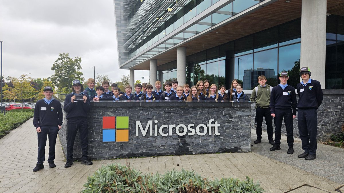 CncKilcormac's tweet photo. Many thanks to @MichaelB_Edu and @diana_delaPeza at @MS_eduIRL today for an amazing tour and workshop at the One Microsoft Place in Dublin. The Minecraft Gurus and 3B had a fantastic time with you and very inspired for the world of coding, gaming and computer science! #DreamSpace https://t.co/P2RJzxVgX2