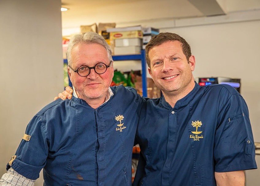 kinsale_ie's tweet photo. Join Dermot O’Leary in Kinsale on ITV at 2pm today in his new series Dermot’s Taste of Ireland!! 🙌

Dermot explores the town and meets up with some of our favourite faces Kinsale Food Tours Koko Kinsale Bastion The Bulman Kinsale Kinsale Hotel and Spa ❤️ https://t.co/wvdbL4X3XP