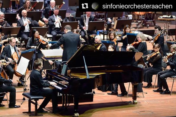 Baerenreiter's tweet photo. Philipp Maintz's piano concerto culminates in a spectacular finale 

In Aachen soloist @AhonenJoonas with the Sinfonieorchester Aachen, conducted by Christopher Ward, shone in the German premiere of the work in front of an enthusiastic audience https://t.co/5bWmOK6Ca0