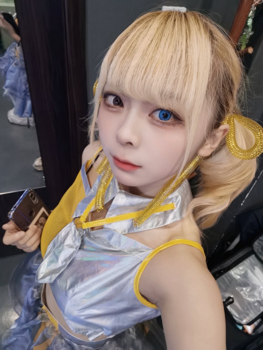Sera_XII's tweet photo. 天气凉下来了，希望明天的上海om安全度过！

#この世にあるから https://t.co/LYyZYVawQs