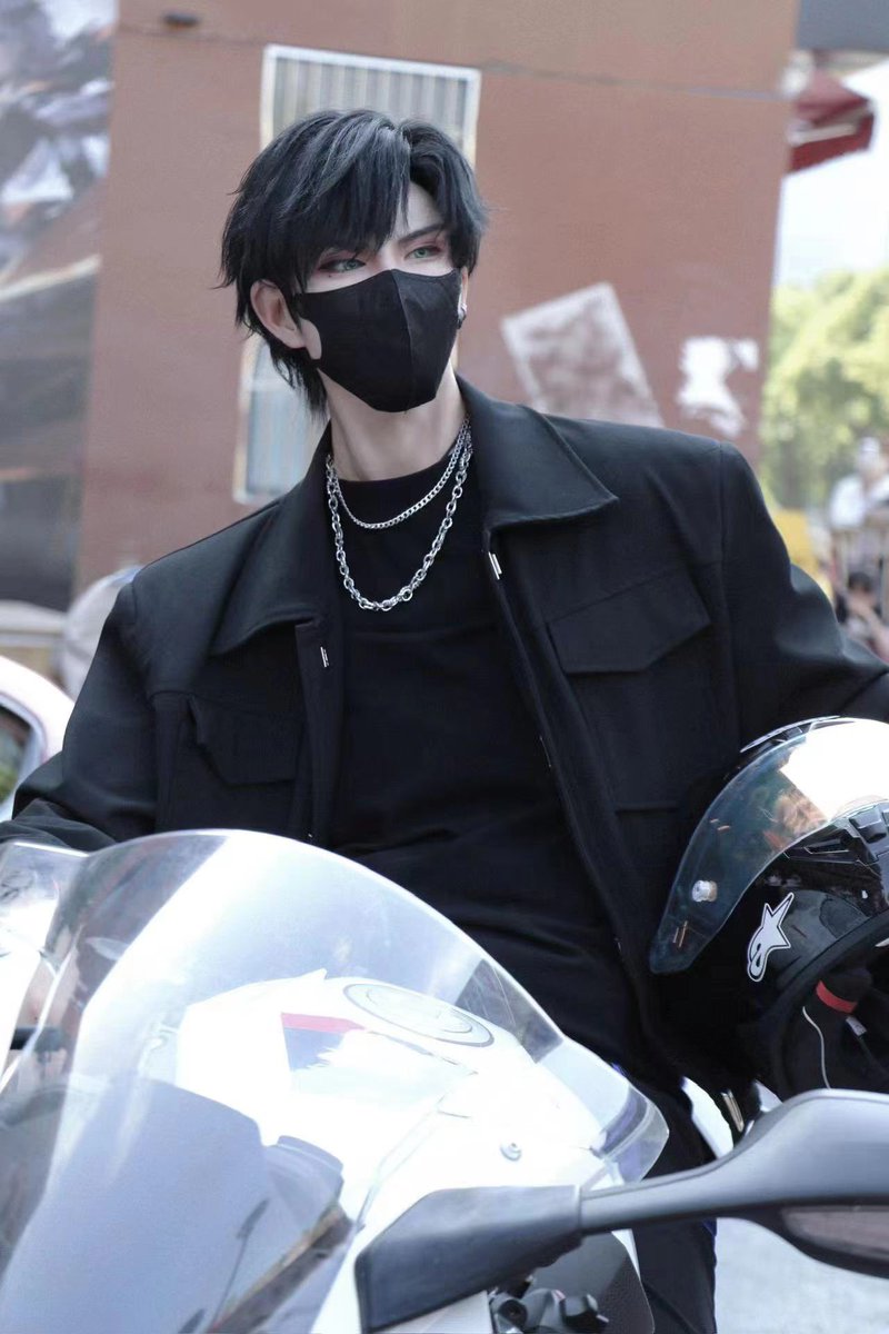 weian_vann's tweet photo. 坐稳了。
#cosplay #lightandnight #光与夜之恋 #萧逸 #osborn https://t.co/iu2DPfr3aH