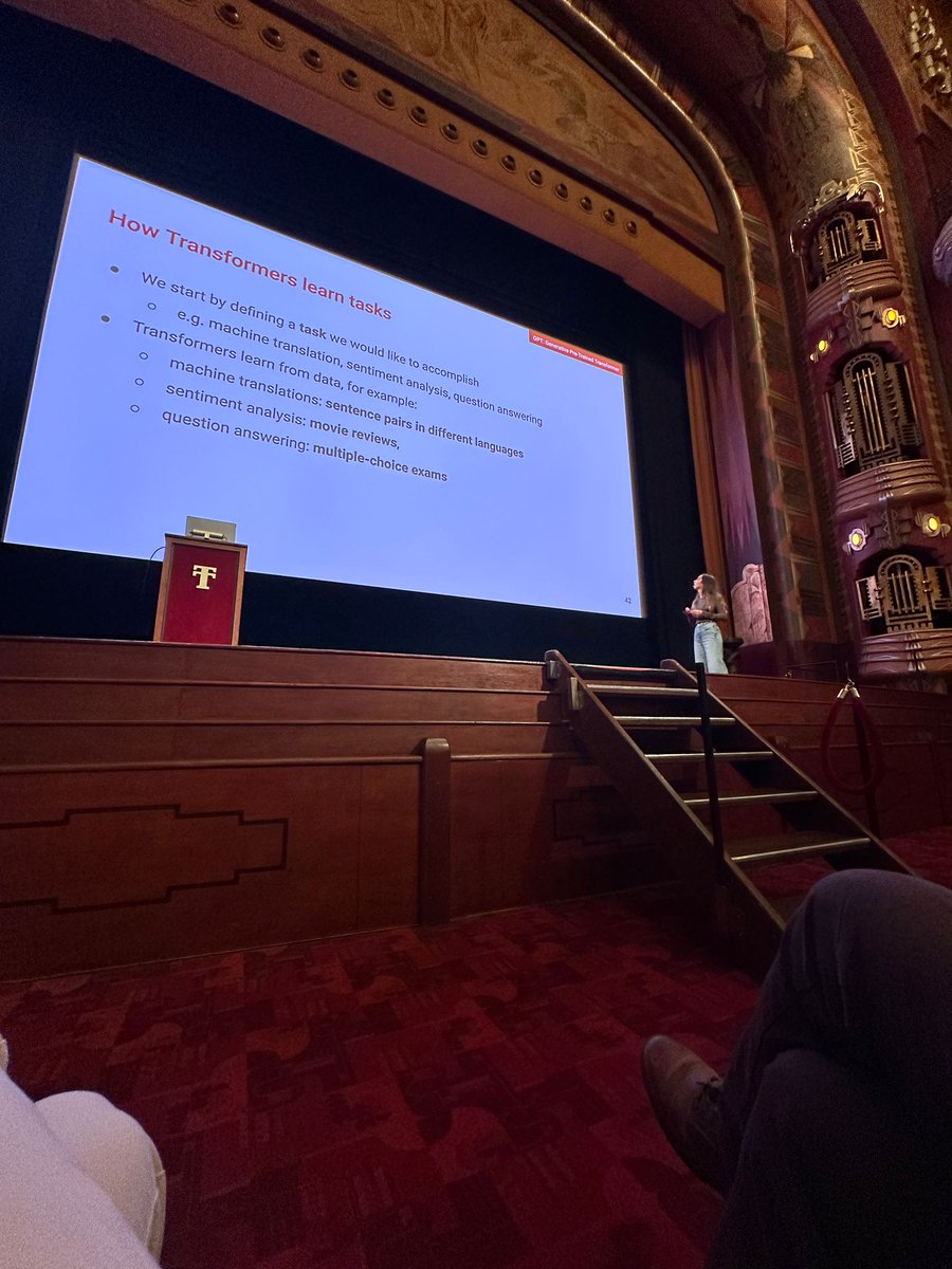 Super grateful to talk about the Attention Mechanism at the stunning Tuschinski Theatre with <a href="/dja_vos/">David Vos</a> 🎉✨ was fun!