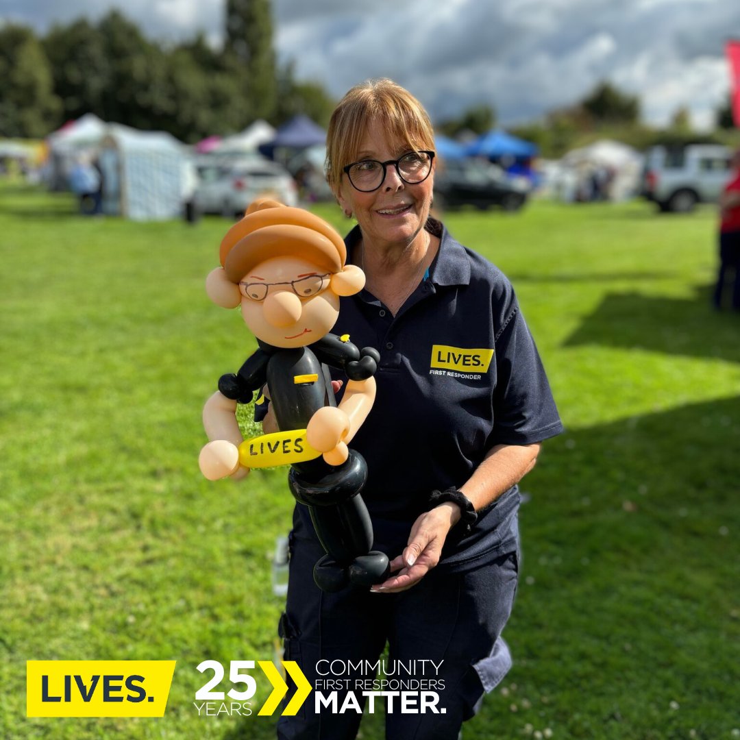 Our very own Annie with her balloon art double at an Celebrate Surfleet! 💛 #LIVES #Charity #DonateNow