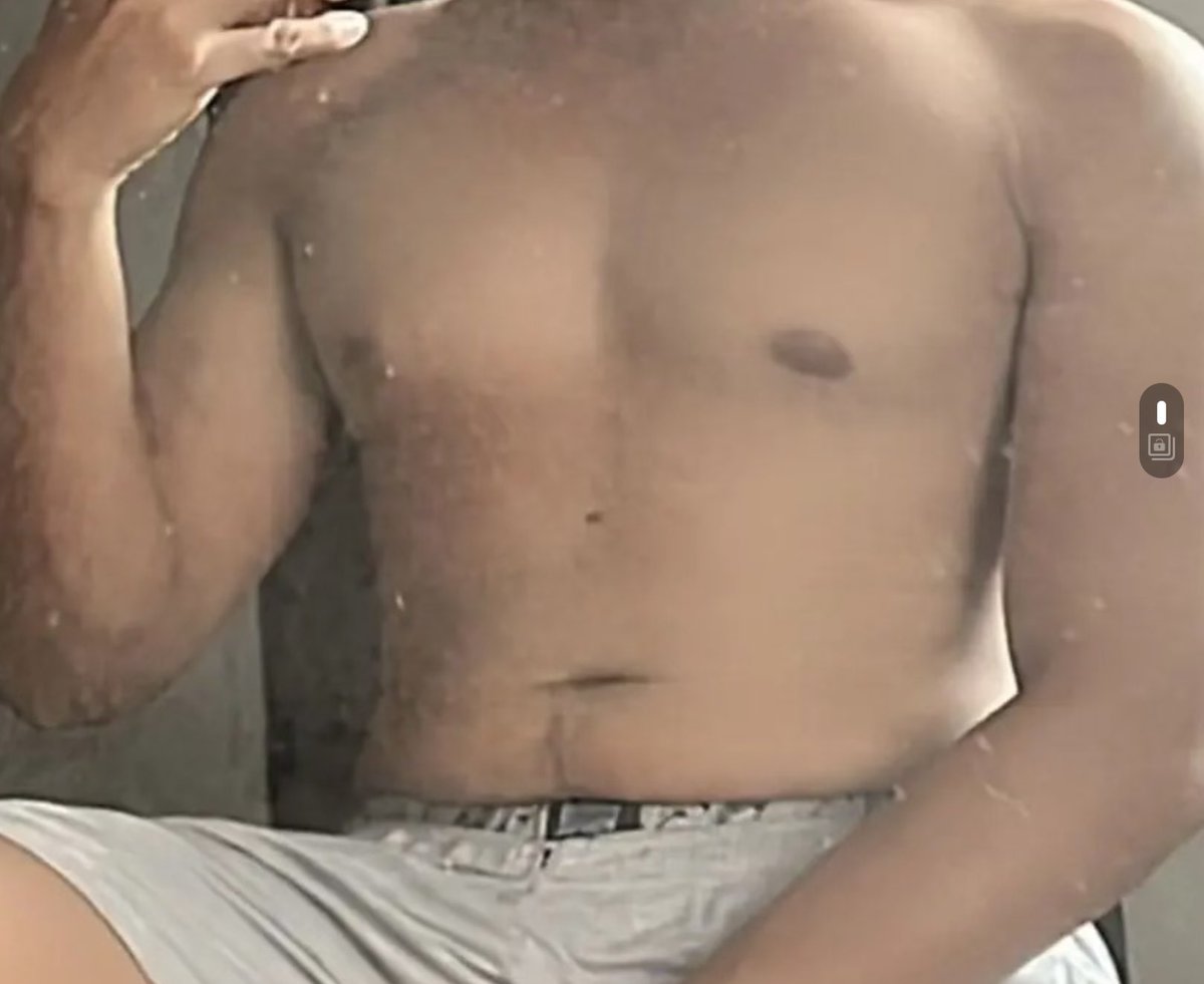 jadaeronlim's tweet photo. Sobrang Sarap ng bottom na to kinis pogi at mabango tang ina😋😋😋😋 

Yung sakto lang itsura mo tapos artistahin ang bottom napangiti na lang ako.😉

#versalife https://t.co/02lq9j7Quf