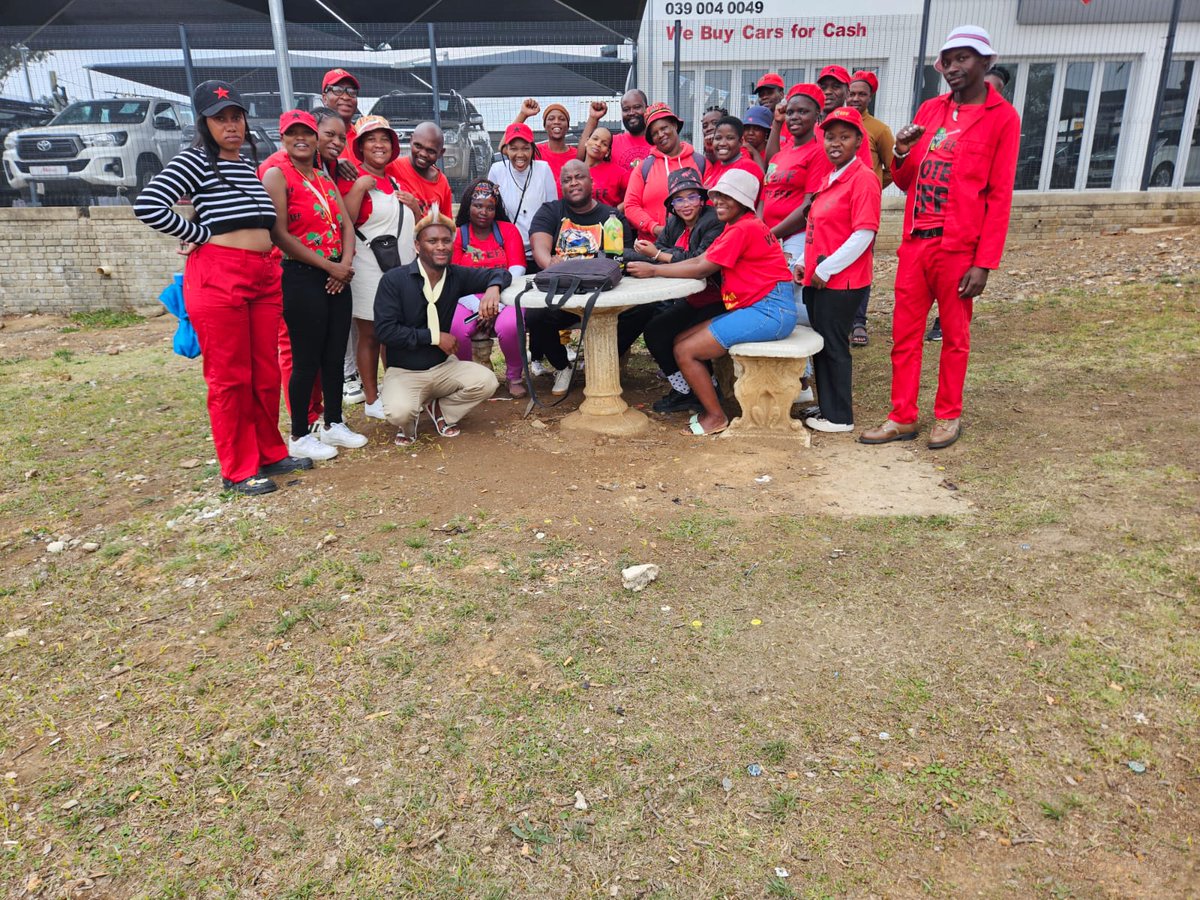 EFFKZN's tweet image. ♦️In Pictures♦️

EFF KZN Provincial Chairperson Cmsr @MongeziTwa80329 had a meeting with Branch Chairpersons and Secretaries from  Kokstad under @EFF_HarryGwala in preparation for the upcoming BGA's.