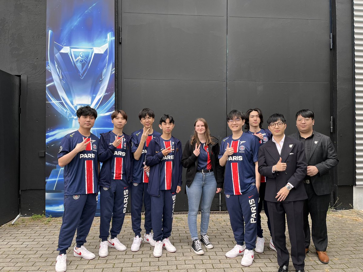 Clem ೃ waiting for exPSGT tweet media