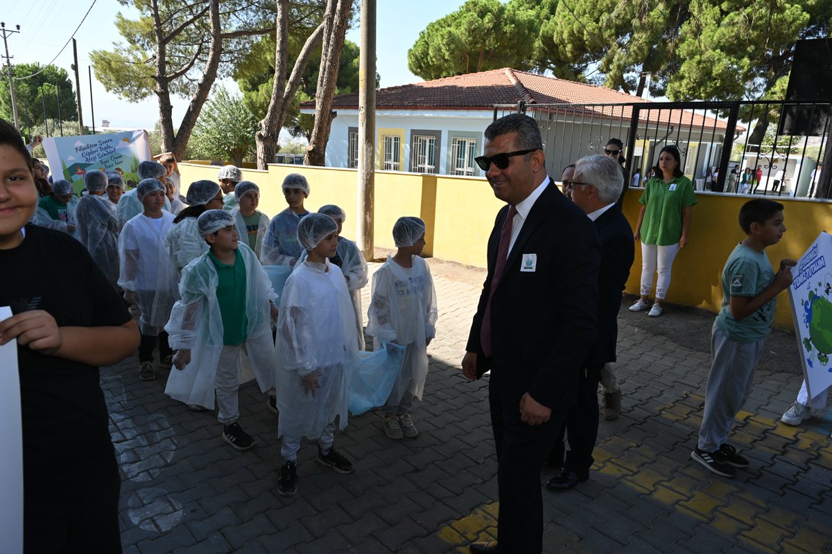 🍃 Müdürümüz <a href="/ekicis20/">Süleyman EKİCİ</a>, Dünya Temizlik Günü kapsamında Yılmazköy İlkokulu-Ortaokulu öğrencileriyle birlikte çevre temizliği etkinliğine katıldı.

Müdür EKİCİ: "Çevreye duyarlı yetişen nesiller, ülkemizi de müreffeh yarınlara ulaştıracaktır."