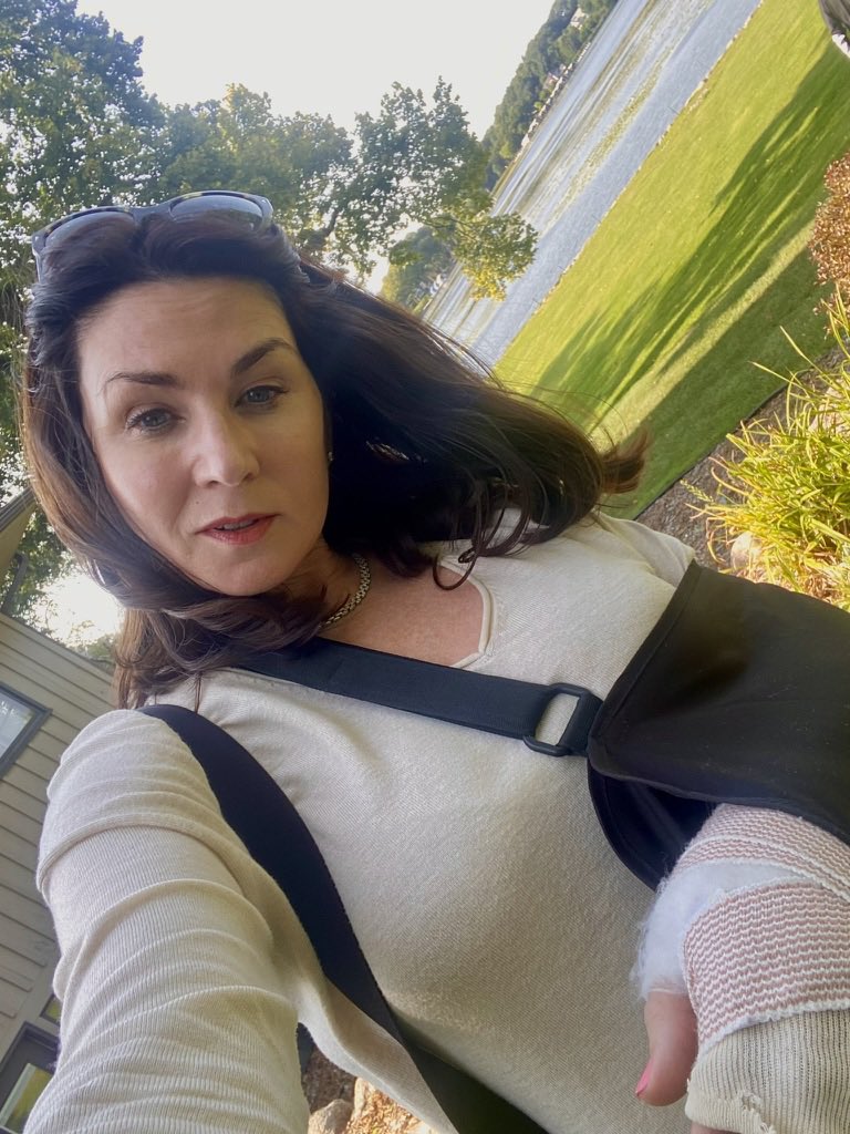 laurimstudio's tweet image. Traveling to job sites with a broken wrist—I&apos;m unstoppable! 😂💪 Excited to kick off a new project on the beautiful Lake Minnetonka! Let’s do this! 

#LakeMinnetonka #ProjectKickoff #JobSiteAdventures #LauriMorrisonStudio