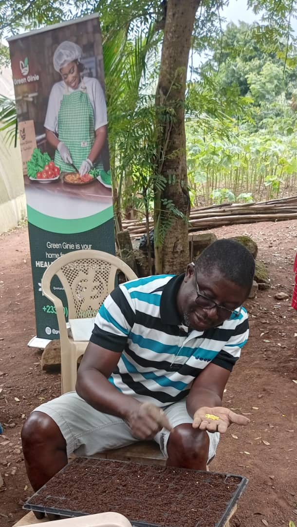 TechsheltaI's tweet image. After preparing our growing media comes the meticulous process of seeding our nursery just with the right depth.

Our trainees taking the first step in nurturing seeds.

#TSTI #training #learning #processes #seeds #seedlings #growingmedia #nursery #nurturing #farming #agriculture