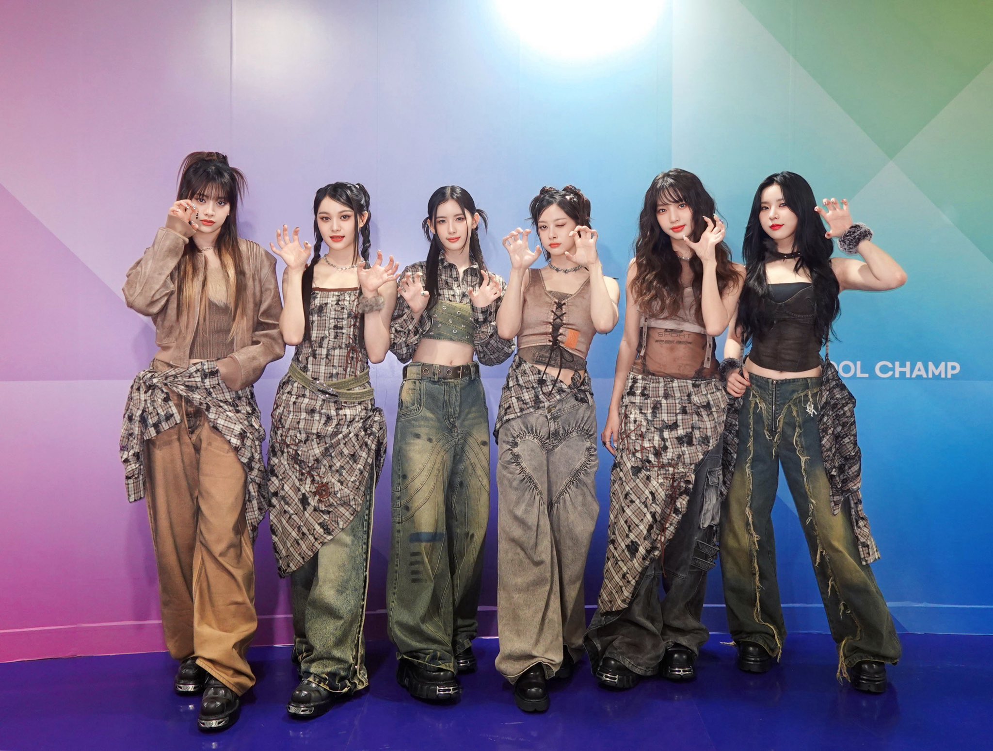 GYUkHuxa8AAZiPa?format=jpg&name=large