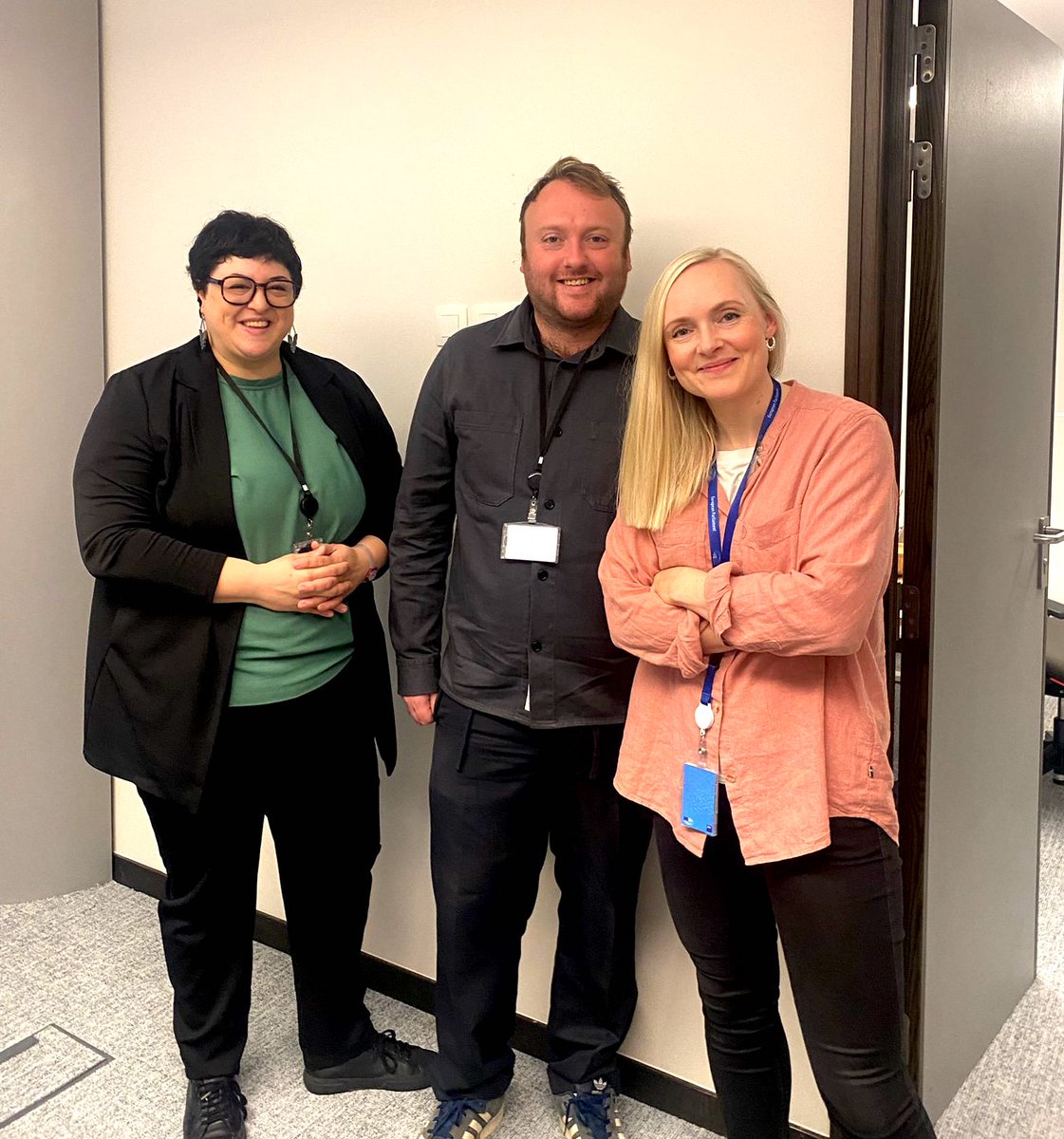 Social Platform tweet media