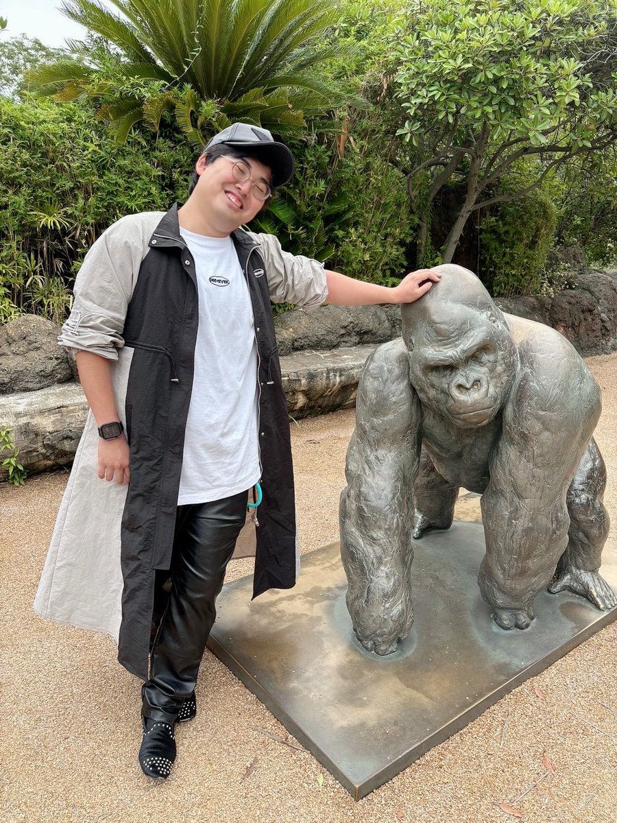 Bluelya_ken's tweet photo. 今日は上野動物園に行ってきました⁉︎！

 #PRIVEVEK コーデいかがでしょう👀✨

ワンピースコートをアレンジして着てみました😎

@ka__lgm 
#リトグリ_かれん
#リトグリ_10th
#リトグリ 
#古賀コーデ
#PRIVEVE 
#ワンピースドレス https://t.co/7lH1QjUh3Z