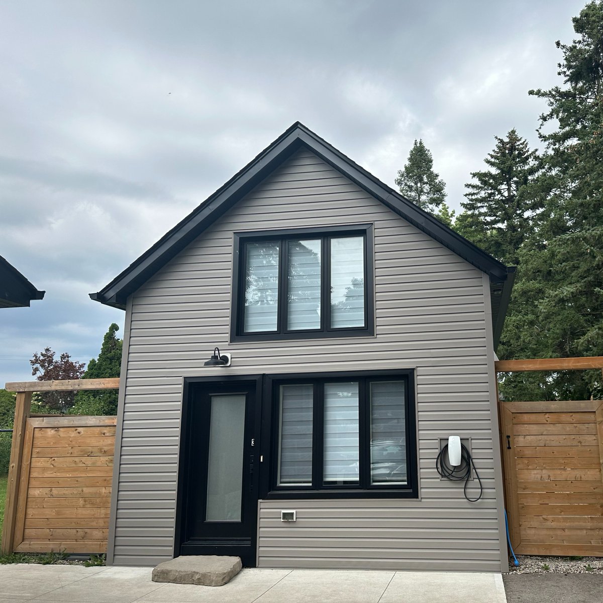 CityKitchener's tweet photo. Take an look inside this spacious tiny home! 🏡 Curious about adding an additional dwelling unit to your property? Join us online TOMORROW (Sept. 26) from 7-8:30 pm for a webinar to have your questions answered.
Visit: https://t.co/F3wjfLEPma
No registration required! https://t.co/F9APCaLWmu