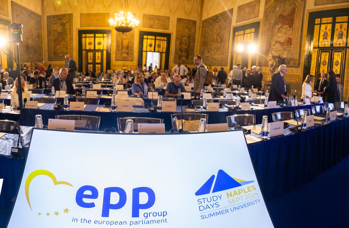 Paulo Cunha (@paulocunhavnf) on Twitter photo Iniciaram-se hoje, em Nápoles, os Study Days do <a href="/EPPGroup/">EPP Group</a>
Neste primeiro dia de encontros, para além dos vários participantes do grupo, marcaram presença no evento <a href="/Antonio_Tajani/">Antonio Tajani</a> ex-Presidente do PE e atual Vice Primeiro Ministro de Itália, e <a href="/EP_President/">Roberta Metsola</a>, Presidente do PE Iniciaram-se hoje, em Nápoles, os Study Days do <a href="/EPPGroup/">EPP Group</a>
Neste primeiro dia de encontros, para além dos vários participantes do grupo, marcaram presença no evento <a href="/Antonio_Tajani/">Antonio Tajani</a> ex-Presidente do PE e atual Vice Primeiro Ministro de Itália, e <a href="/EP_President/">Roberta Metsola</a>, Presidente do PE