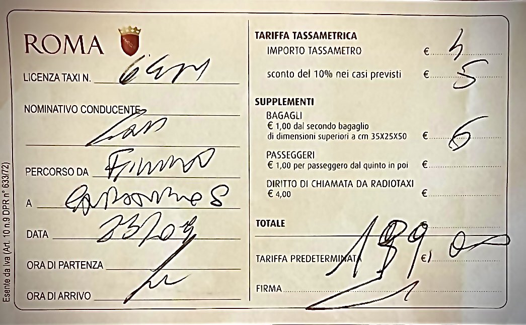 Mi girano questa ricevuta di un tassista romano che ha TRUFFATO dei clienti stranieri. Un ladro!
Mi segnalano che per questa corsa da Fiumicino, il tassista sia stato poi identificato dalla targa e segnalato alle autorità. SPERIAMO. 
Come già sapete i tassisti disonesti cercano