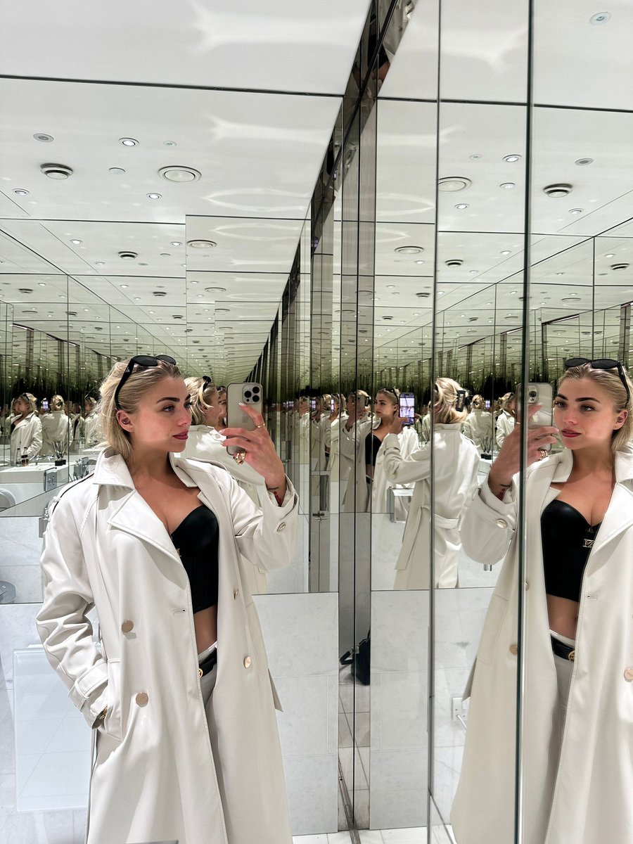 GoddessXtasia's tweet photo. You’re wide awake. It’s funny why should losers need sleep? Isn’t your job to be on call 24/7 while I get my beauty sleep ☺️ https://t.co/J5W0qcUts4