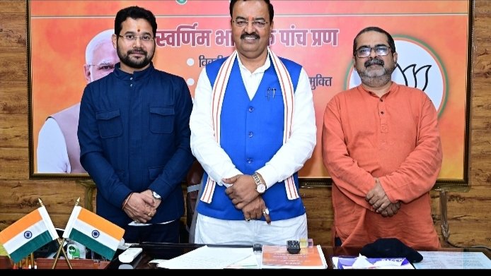 iArunSisodiya's tweet image. " टीना डाबी के गुरु अवध ओझा की आलोचना करना ठीक नहीं हैं। 
असली इंसान वो है जो काम की सराहना करता है, न कि किसी पार्टी की।
आइए, हम विकास के लिए काम करने वालों का समर्थन करें! 
मैंने आपनी आंखों से देखा है आगरा लखनऊ एक्सप्रेसवे बहुत ही अच्छा है  
#SupportTheWork