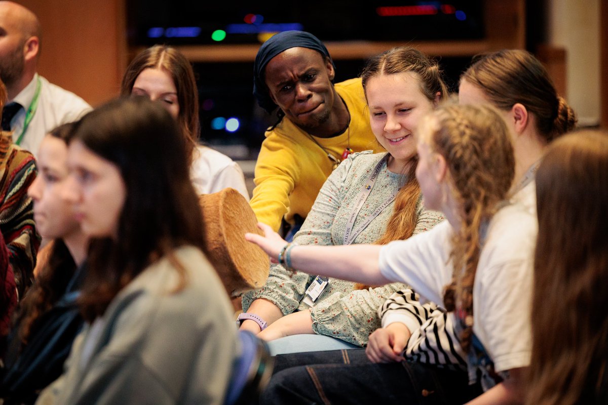 yorkmusichub's tweet image. What a fantastic workshop we had with @makingtracks at @yorkearlymusic! 🤩👏

🎶40 music students from schools across York came together and created beautiful music with the help of Artists Kasiva Mutua and Rapasa Nyatrapasa Otieno - Huge Thank you!! 

📸 - @C_J_Kirkpatrick
