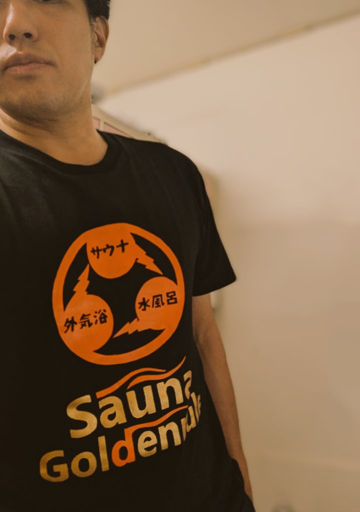 AizawaFusao1's tweet image. 今日の1枚です♻️
サウナGOLDENRULE Tシャツ
スタッフのご実家近くで売ってるという饅頭を頂き食べて🐸
#サウナイキガイ
#Number97