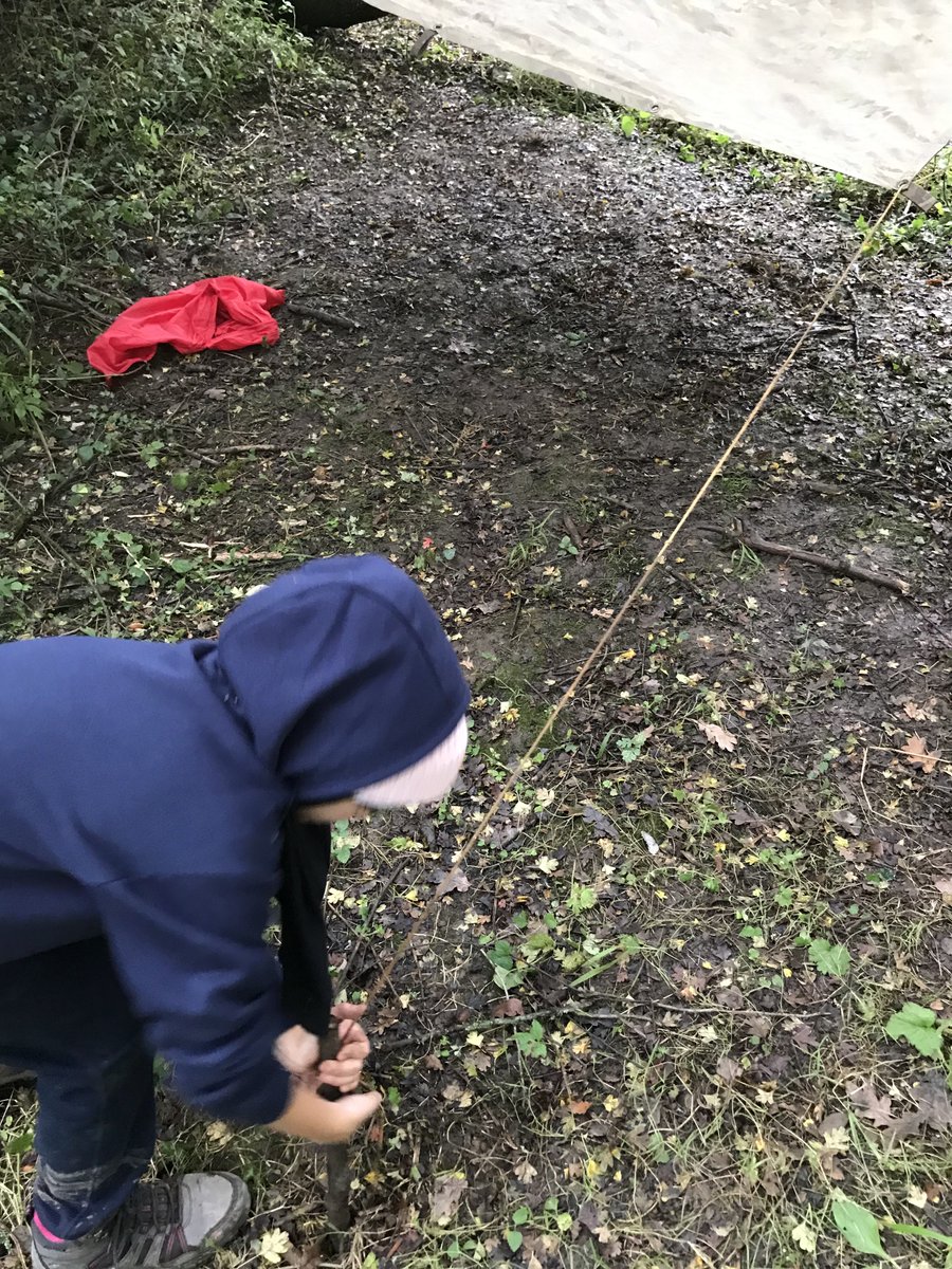 TindalFalage's tweet photo. 🌳 On day 2, we did some firelighting and shelter building. Warmth and finding resources is important to survive in a forest!

⛺️🔥 We used our senses to identify some different trees and then ended the night with a cosy campfire~ ☺️

#Nature #Wyevalley #TeamTindal @arktindal https://t.co/9hhgy0ksAG