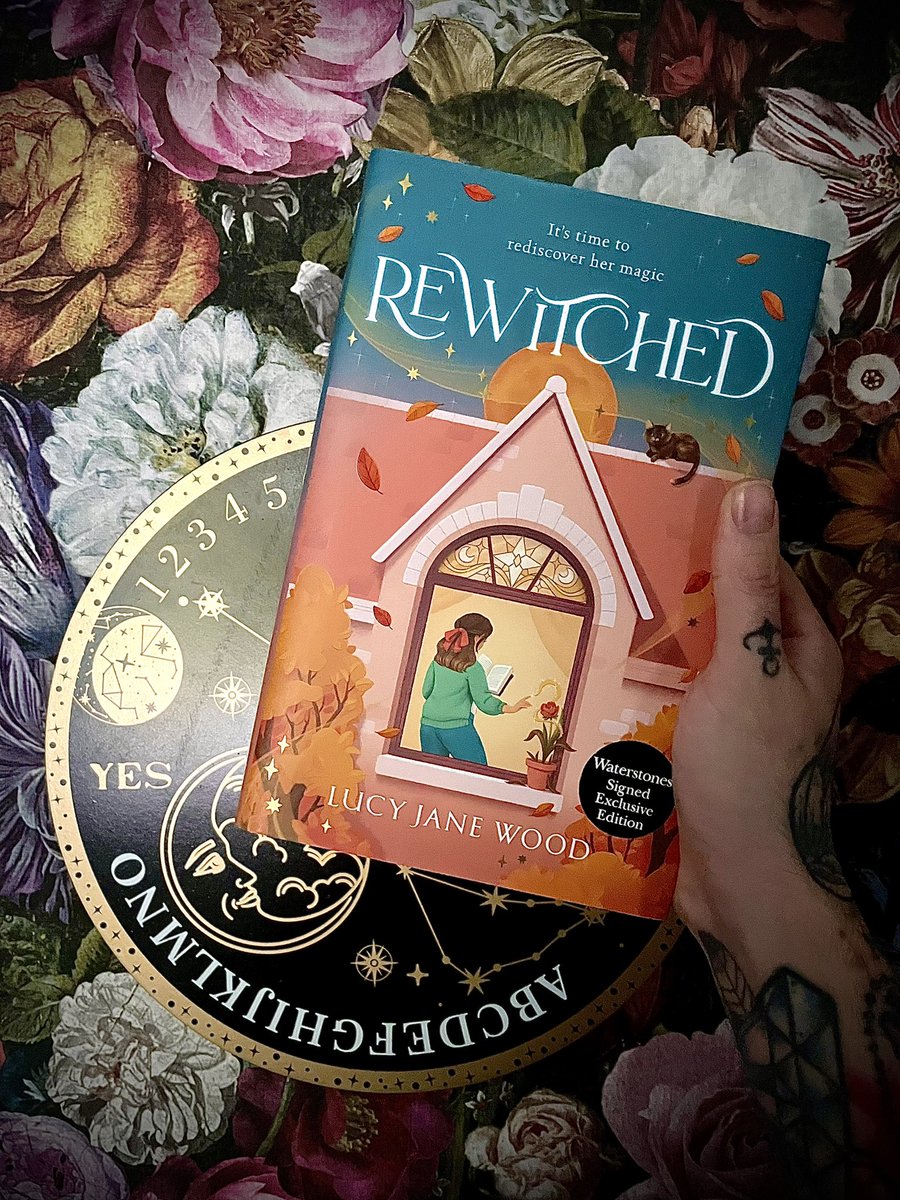 Dan-📚Bookseller/BookBlogger📚 (@dman1504) on Twitter photo 🌙 #Rewitched by <a href="/LucyJaneWood/">Lucy Jane Wood</a> is the perfect autumnal read to get cosy with! 🌙
✨ I adore this book! A tenacious cast of characters, a bookstore I would love to work in, and magic that felt so real!
Grab your copy now! Published by <a href="/panmacmillan/">Pan Macmillan</a> ✨
#booklovers #witchy 🌙 #Rewitched by <a href="/LucyJaneWood/">Lucy Jane Wood</a> is the perfect autumnal read to get cosy with! 🌙
✨ I adore this book! A tenacious cast of characters, a bookstore I would love to work in, and magic that felt so real!
Grab your copy now! Published by <a href="/panmacmillan/">Pan Macmillan</a> ✨
#booklovers #witchy