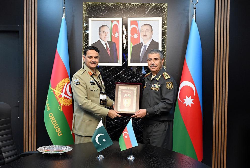 Xalqqazeti's tweet photo. 🇦🇿🇵🇰 Azərbaycan ilə Pakistan arasında hərbi əməkdaşlığın inkişaf perspektivləri müzakirə edilib
#Azerbaijan #Pakistan #defece https://t.co/PLd27Z5K2i