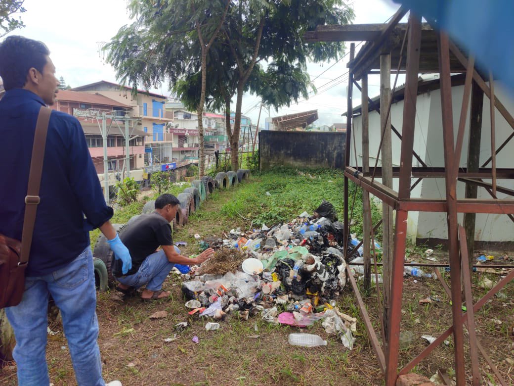 Cleanliness Drive was conducted in Mokokchung District by BJP ST Morcha along with BJP Mokokchung as part of <a href="/BJP4India/">BJP</a> <a href="/BJP4Nagaland/">BJP Nagaland</a>  #SewaPakhwada programme.

#SwachhataHiSewa

<a href="/anilkantony/">Anil K Antony</a> <a href="/ChangsanHen/">Samuel Changsan</a>
