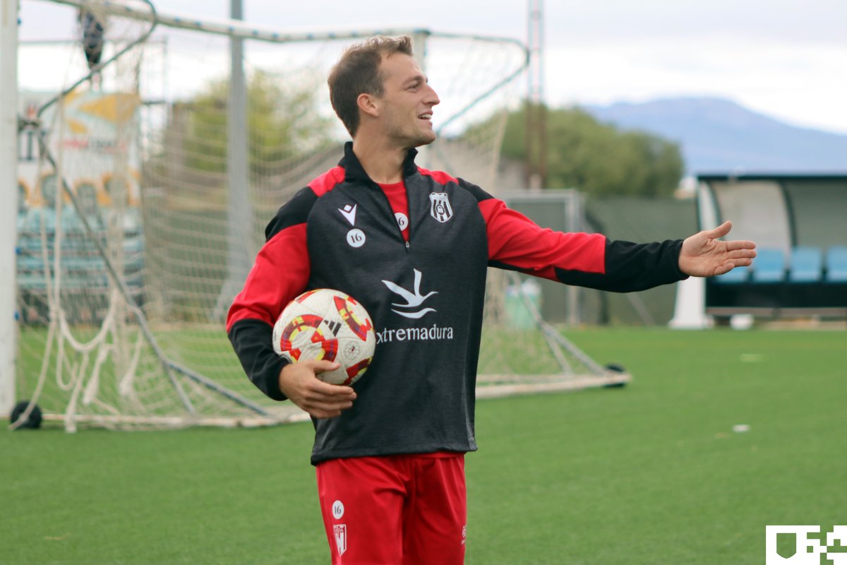 Merida_AD's tweet photo. ✅ Nuevo entrenamiento completado

🔛 ¡Seguimos sin parar ni un segundo, romanos!

☁️😄🤙⚽️ https://t.co/AbzKltgRz2