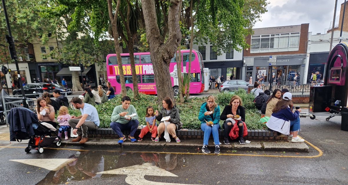 It looks like there's a demand for a bench in Chiswick's Old Market Place, even on a rainy day. If you want seating &amp; greenery, you can support it by filling in this short questionnaire.  talk.hounslow.gov.uk/redesigning-gi…