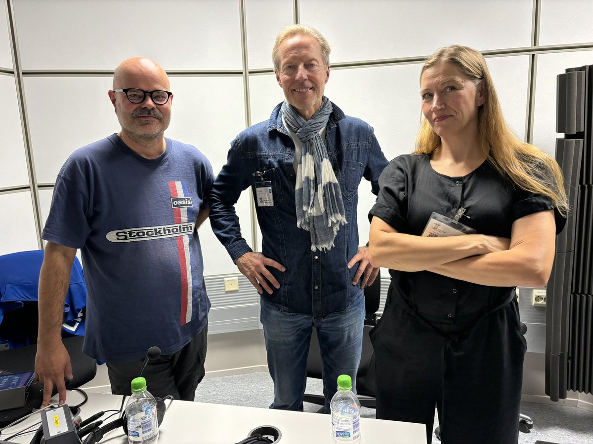 YLE #pörssipäivä levyraati purkissa 🎙️📻 tällä triolla <a href="/JarmoFriman/">jarmo friman</a> <a href="/merjamahka/">Merja Mähkä</a> 

Dont look back in anger…🎶

Vissiin huomenna live, kun <a href="/m_jylha/">Mikko Jylhä</a> editoi ne huonoimmat ”vinkit” pois…🙂