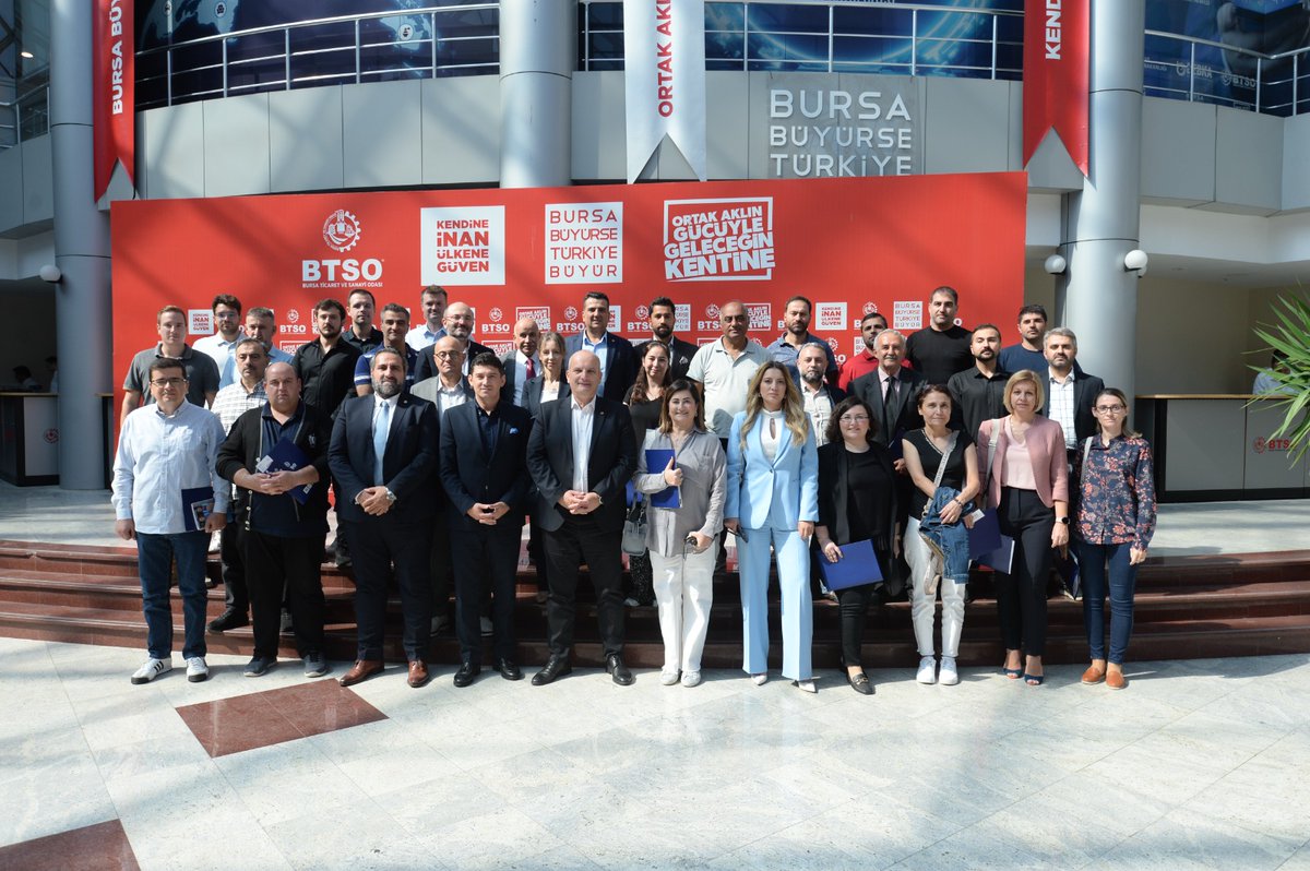 ▪️ Dış ticaret sektörü temsilcilerimizin yer aldığı 3️⃣6️⃣. Meslek Komitemizin Genişletilmiş Sektörel Analiz Toplantısı Yönetim Kurulu Üyemiz Muhsin Koçaslan, Meclis Başkan Yardımcımız Murat Bayizit, Komite Başkanımız ve Meclis Üyemiz Ersan Keleş, Meclis Üyelerimiz Hakan Hacızade,