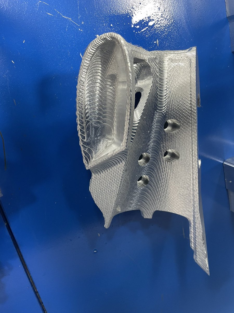 lXpkXMnYabfXJ2v's tweet image. See how 5-axis CNC machining excels at handling complex geometries and intricate designs with unmatched precision. #ComplexMachining #3AxisCNC #PrecisionEngineering #cncmachining #engineering #cncturning #cncmilling #cncmanufacturing
#mechanicalengineer
