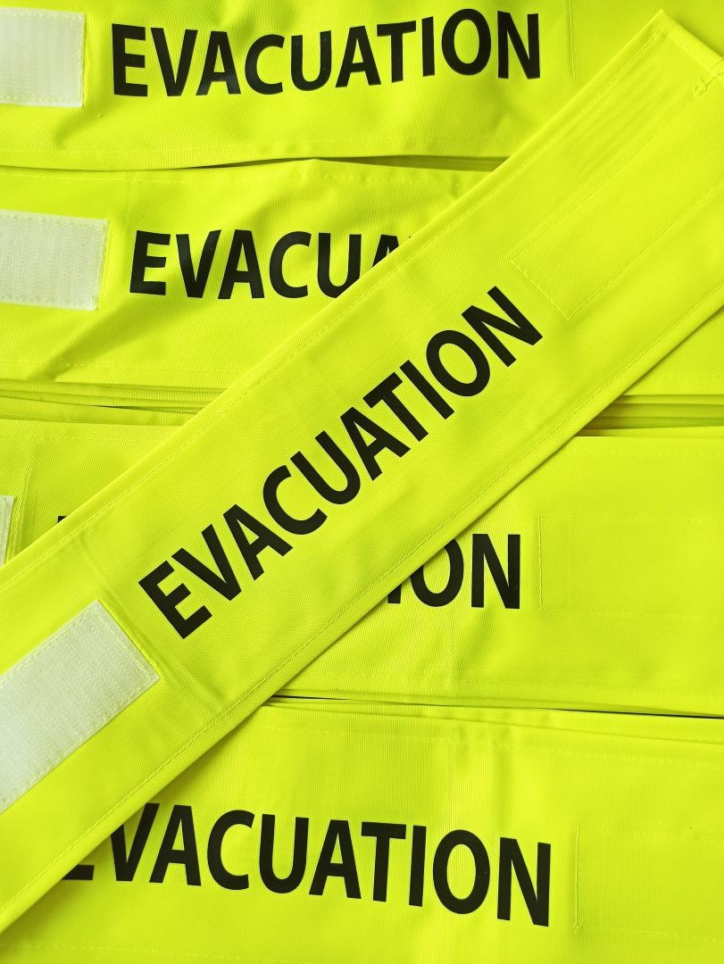 PPOfficiel2019's tweet photo. 👷‍♂️Renforcez la sécurité de votre entreprise avec les Brassards d'Évacuation. Visibilité optimale pour identifier rapidement vos équipes en cas d'urgence, garantissant une évacuation efficace.🌐 Découvrez-les sur https://t.co/aQ9KYDpqff !🚨#securité #pme #prevention  #life https://t.co/qp3aSsByBY