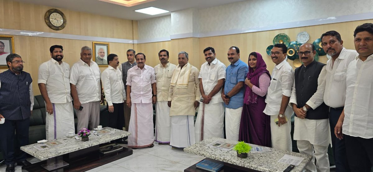 Nishkama_Karma1's tweet image. ಕೇರಳದ ಕ್ಯಾಲಿಕೆಟ್ ತಲುಪಿದ ಮೂಢ ಸಿದ್ದನ ಪಟಾಲಂ!

ಸಚಿವರು - ವೆಂಕಟೇಶ್, ಭೈರತಿ ಸುರೇಶ್
MLCs - ನಜೀರ್, ಗೋವಿಂದರಾಜು
MLA - ಪೊನ್ನಣ್ಣ 

#MUDAScam #MUDACase