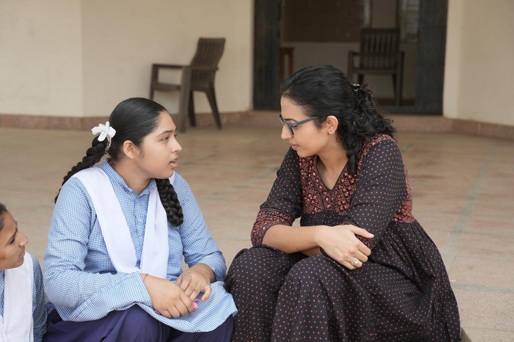 GeetaBarad's tweet photo. As a MHM educator, I attend events to engage with beneficiaries. Lately two things that have come up from my personal interactions are early onset of periods and irregular periods among adolescents. Something to ponder upon and gain knowledge around. Blog on it? @unipads_india https://t.co/wGAhptuMVr