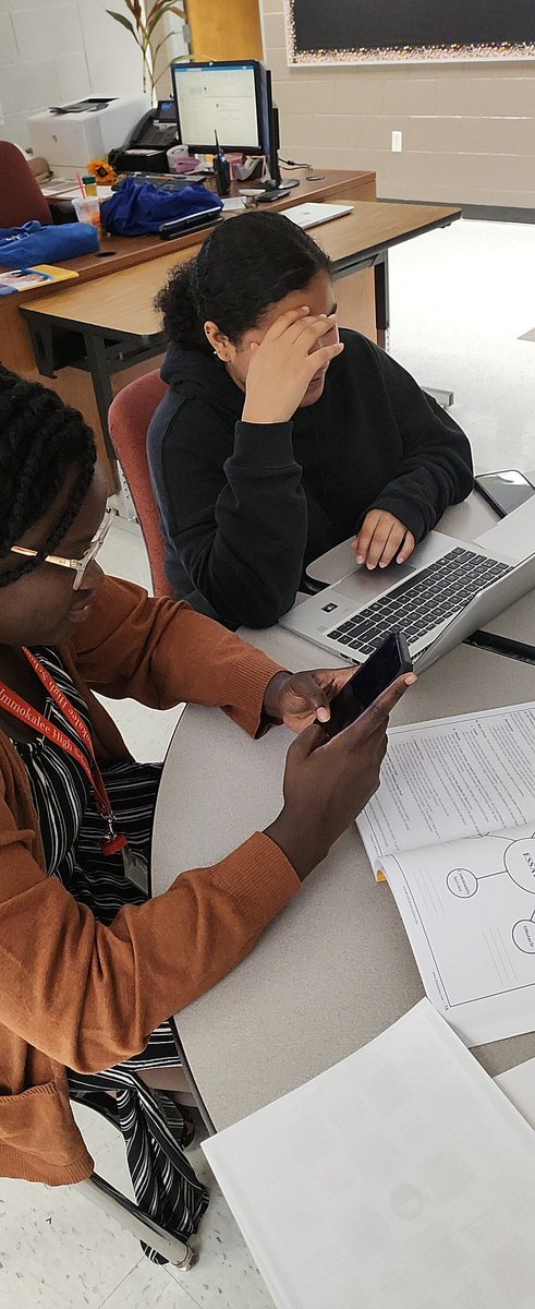 PrincessOfMath's tweet photo. It's Workshop Wednesday in the Migrant Center! We're crafting Senior Essays. @Indians_IHS https://t.co/xGxB9lXNCo