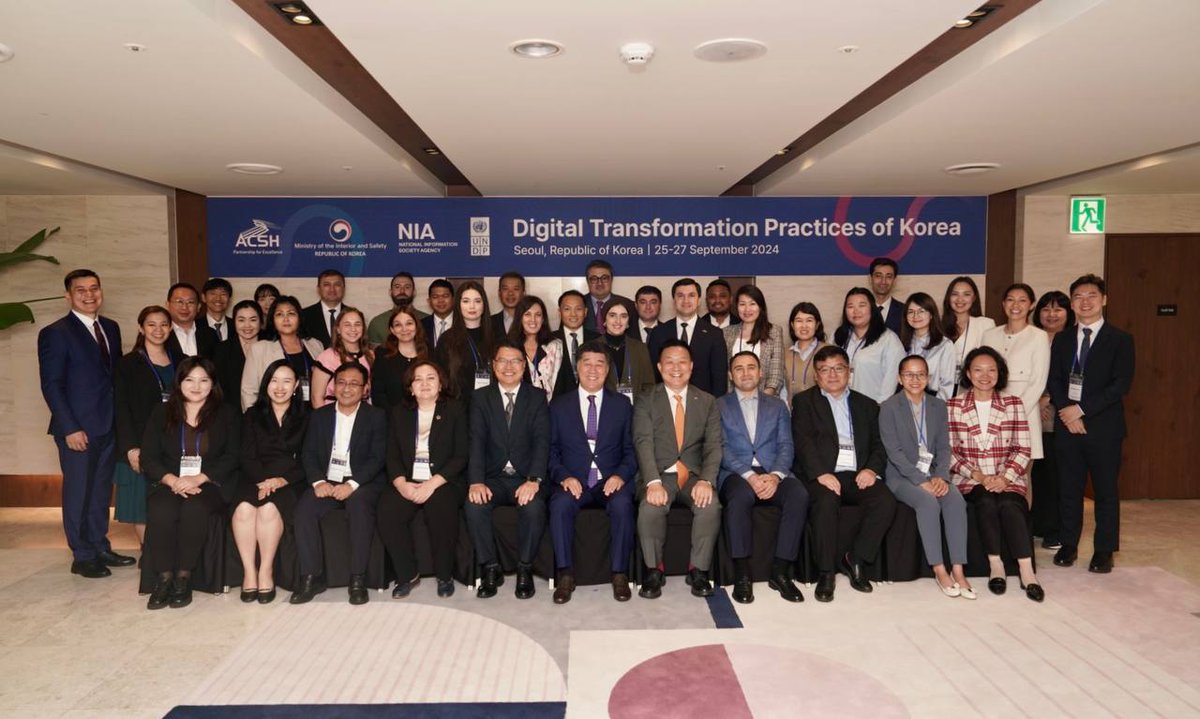 From Sept 25-27, 30+ public servants from 11 countries in Central Asia, the Caucasus, and Asia-Pacific are exploring digital governance practices in the Republic of Korea! 🇰🇷🤝 They'll visit Seoul, Sejong, and Anyang, and learn about "smart" city innovations. 🏙️✨