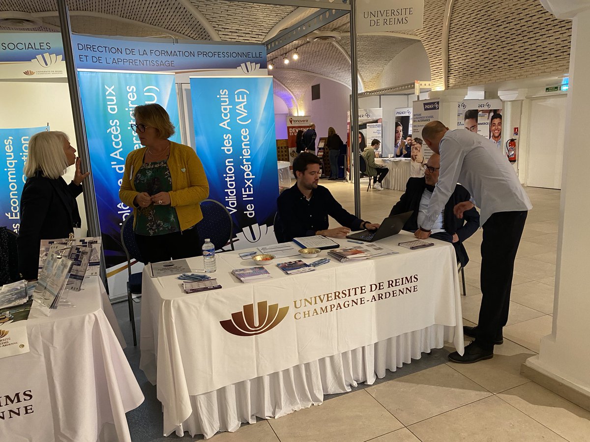 Beaucoup de visiteurs sur les stands de <a href="/universitereims/">Université de Reims Champagne-Ardenne</a> au salon emploi et formation organisé par <a href="/_lunion/">L'union</a> , retrouvez la nouvelle offre de formation de <a href="/FacSESG/">FAC SESG Reims Troyes</a> et de <a href="/RccIut/">IUT de Reims-Châlons-Charleville</a> ainsi que les services de <a href="/CfaDfpa/">🟣🎓 DFPA URCA</a> 
Nous vous attendons jusque 17h au caveau Castelnau de Reims