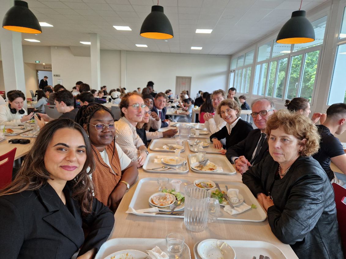 J'ai pu rencontrer lors des visites  aux <a href="/Crous_Bordeaux/">Crous de Bordeaux-Aquitaine</a>, <a href="/POITIERS_CROUS/">Crous Poitiers</a> et de Limoges <a href="/Cnous_LesCrous/">Les Crous</a> des étudiants élus ou représentants d'associations, tous engagés pour la qualité de la vie étudiante, tous convaincus que le repas à 1€ est la meilleure réponse à la précarité