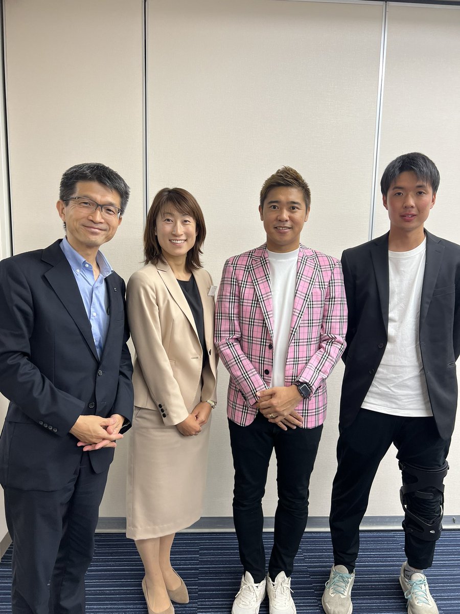 VIABENTEN_SHIGA's tweet photo. 本日は村田和哉が東京海上日動火災保険株式会社の滋賀支店様で登壇🧑‍🏫🌟

過去には近距離モビリティWHILLのイベントで選手たちと何度も協働させていただきました👩‍🦼✨

北中樹斗も帯同し社員の皆さまと交流を😆💞

滋賀支店の皆さまありがとうございました😊
滋賀県を共に盛り上げていきましょう！！

#東京海上日動火災保険株式会社 
#ヴィアベンテン滋賀
＠mkazu8 ＠ItsutoK419