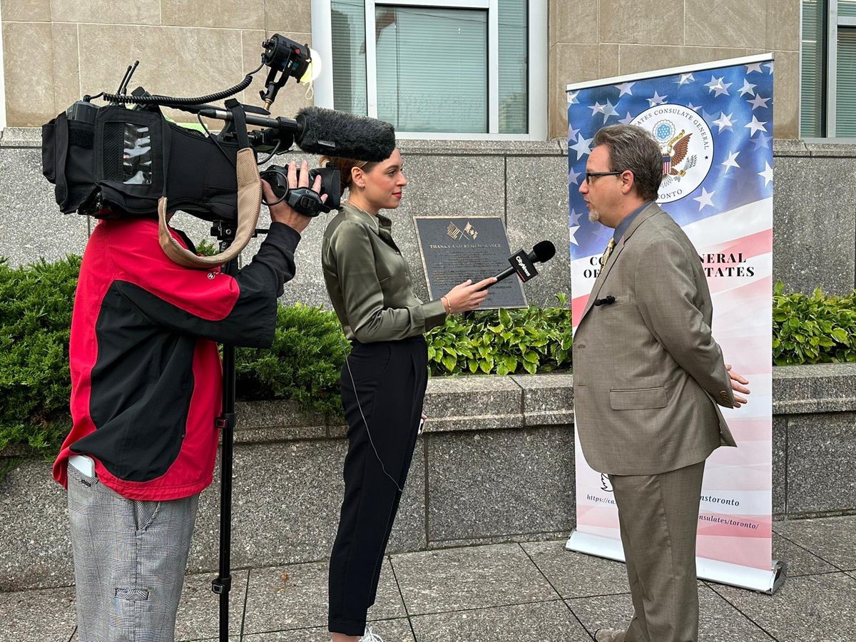 usconstoronto's tweet image. 🗳️🇺🇸 Every vote matters! 

We look forward to providing information on absentee voting to #USCits here at the Consulate today! 

➡️ fvap.gov