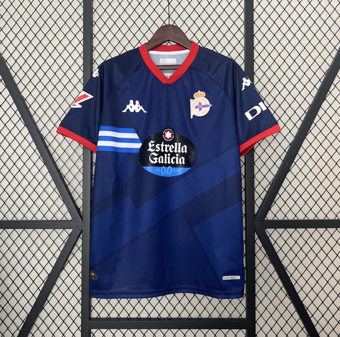 ✅ También tenemos las 3 equipaciones de esta temporada 24-25 del Deportivo de la Coruña 💙🤍