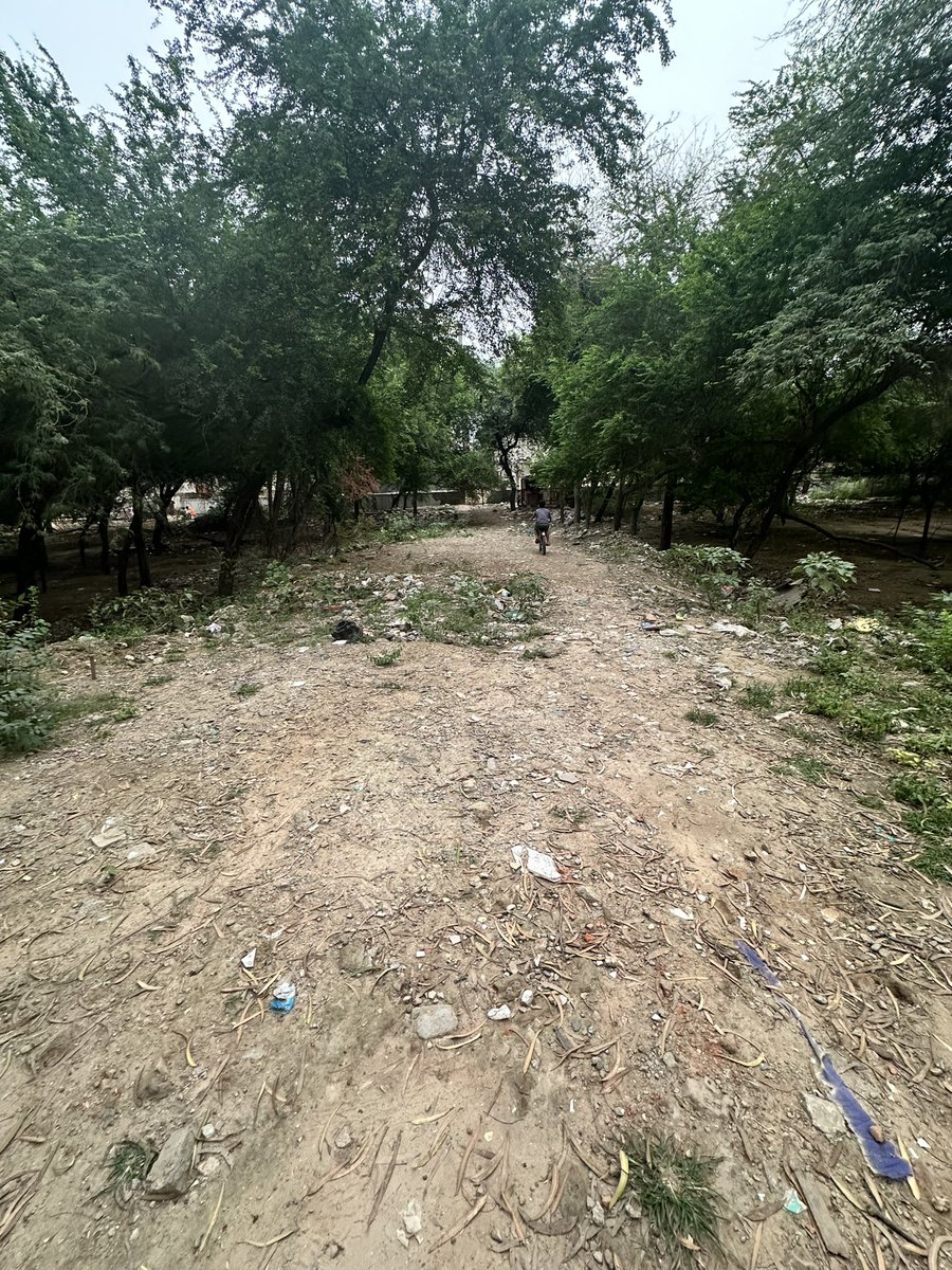 aacryptoverse's tweet photo. 🥲🥲@MCD_Delhi @dc_snz_mcd @OberoiShelly @AtishiAAP @AshwaniKumar_92 @AaleyIqbal 

dear all, request you to pls take action to immediately resolve this encroachment in the najafgarh drain park, near vipin garden st no 4. Locals are trying to create street from the park, dumping waste & using as parking area as well. Pls keep your promises & look into this matter asap.