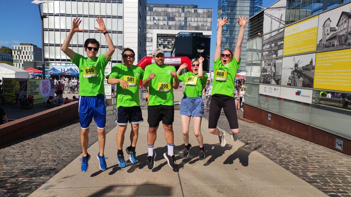 AntebiLab's tweet photo. 🚴♂️🏃♀️Our lab has been on the move, fighting ageing on all fronts! Congrats to Georg Liu for cycling nearly 900 km in 3 weeks, becoming our City Cycling champion! 🏆 Kudos to our team for rocking the Run of Colors with 5/10 km runs and 5 km walks! 🌈 #ActiveScience #FightAgeing https://t.co/v4YWSMF5Xw