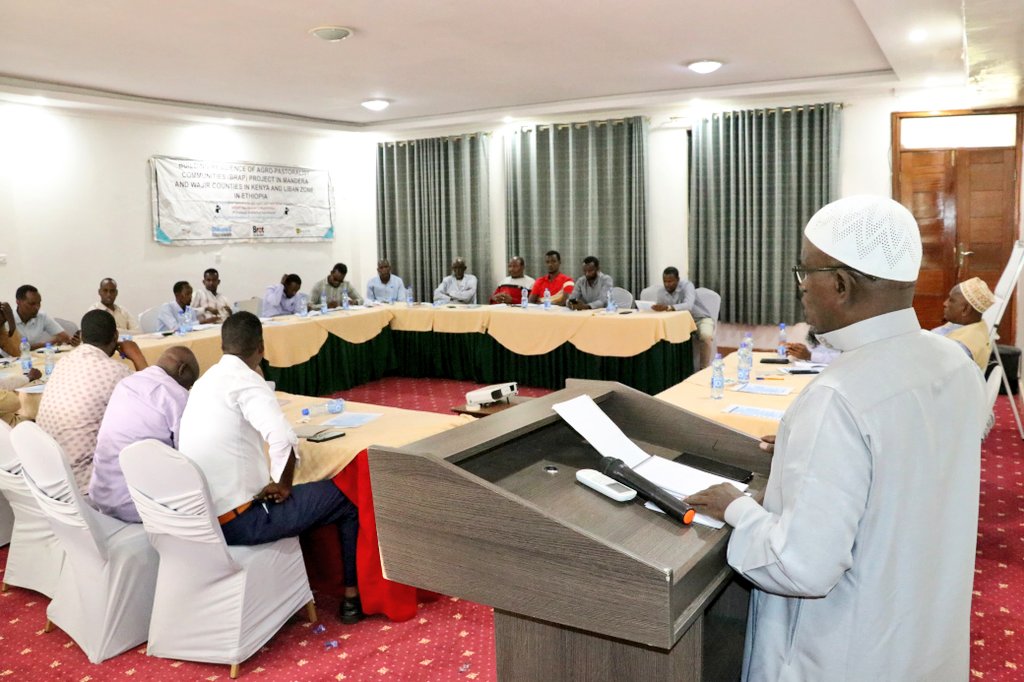 RACIDA_Ngo's tweet photo. RACIDA, with support from @BMZ_Bund, @diakoniekh @BROT_furdiewelt facilitated a #cross_border experience exchange meeting between the Mandera County Department of Veterinary Services 🇰🇪 and the Liban Zone of Ethiopia 🇪🇹. The meeting focused on transboundary animal and zoonotic diseases, #diseasecontrol strategies, and the #OneHealth approach.
Opened by Mandera’s Chief Officer for Livestock Mr. Mohamed Issack, the discussions aim to enhance cross-border #diseasesurveillance and response systems, ensuring the protection of both livestock and #communitylivelihoods.
Through programs like this, RACIDA continues to foster #regionalcollaboration, driving improved disease management and building resilient communities across borders.
#RACIDA #BMZ_Bund #DKH #BuildingResilience.